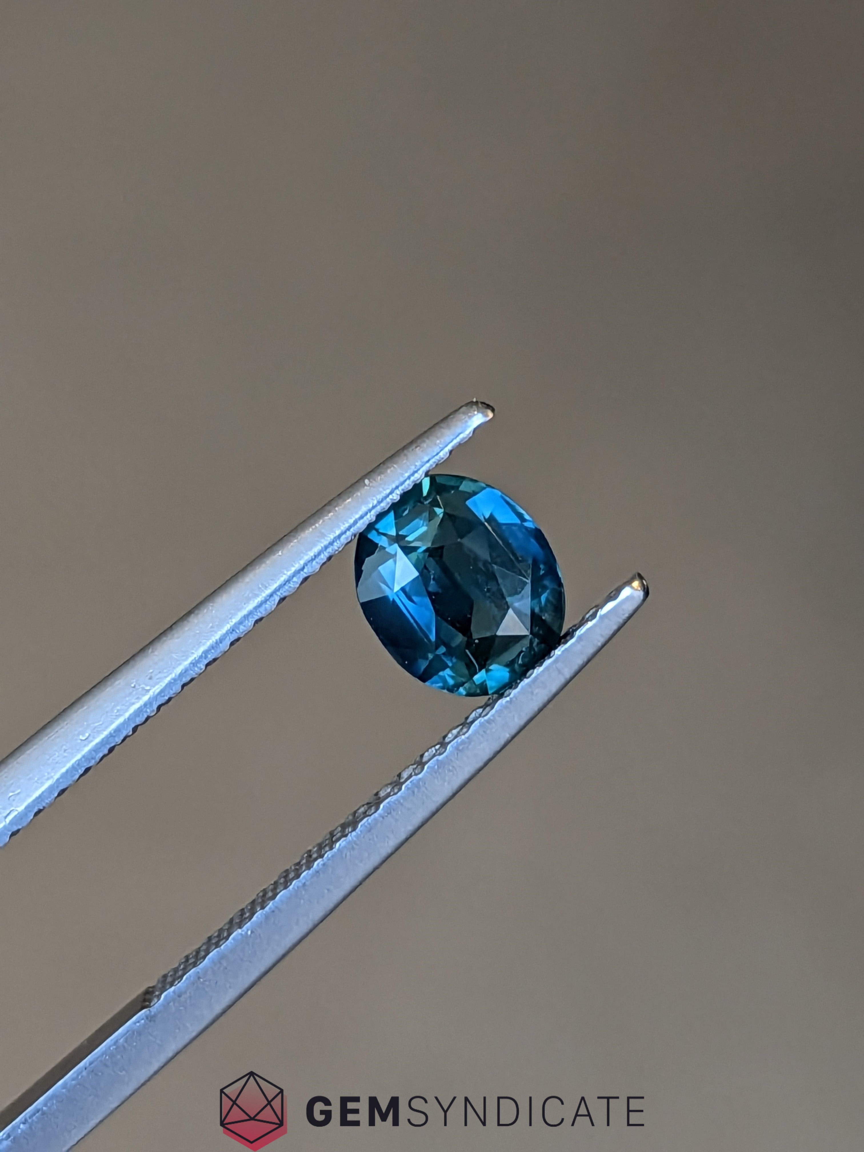 Gorgeous Oval Teal Sapphire 1.03ct
