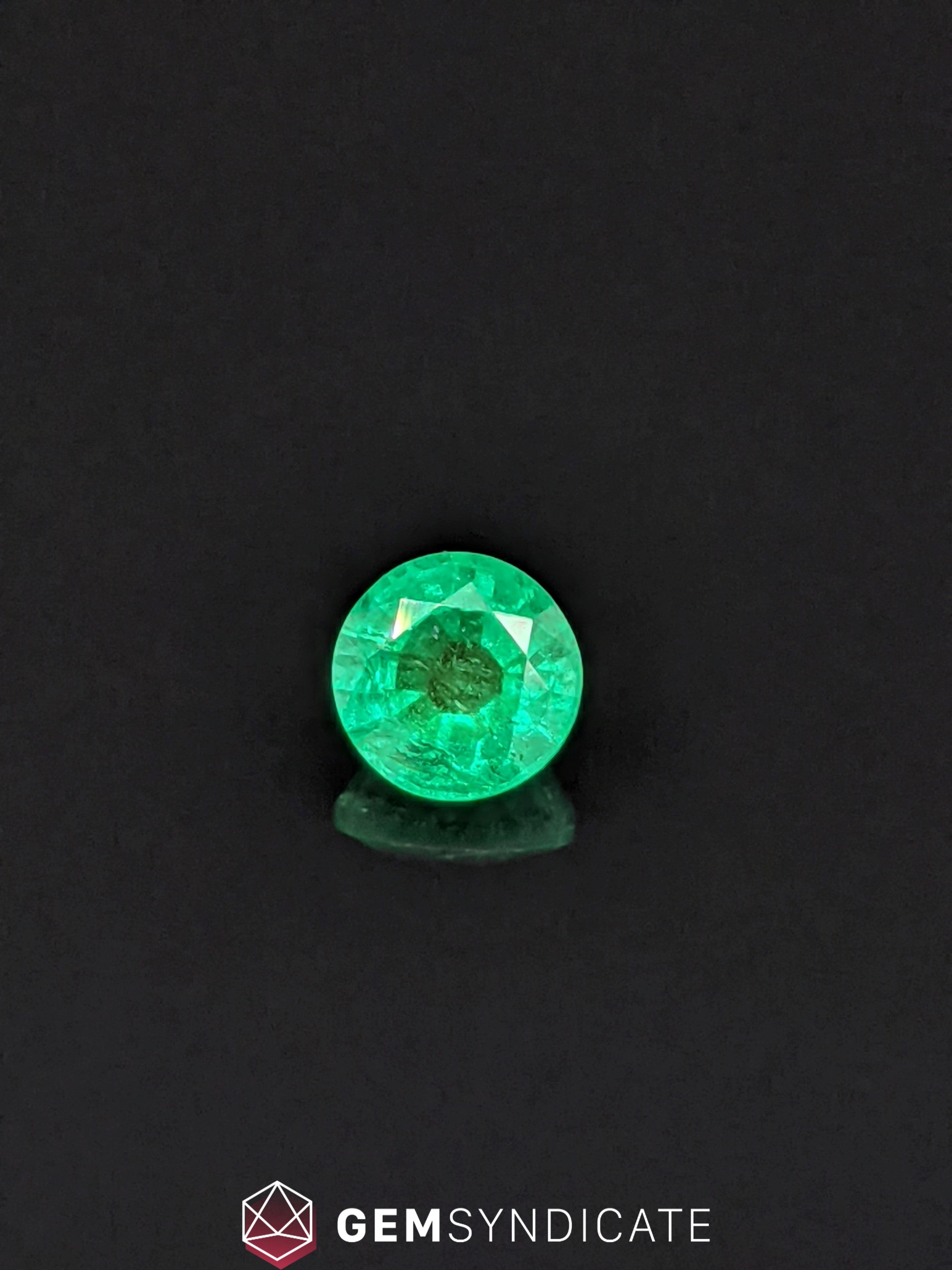 Alluring Round Green Emerald 0.75ct