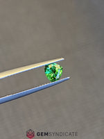 Load image into Gallery viewer, Gorgeous Pear Shape Green Tsavorite Garnet 0.71ct
