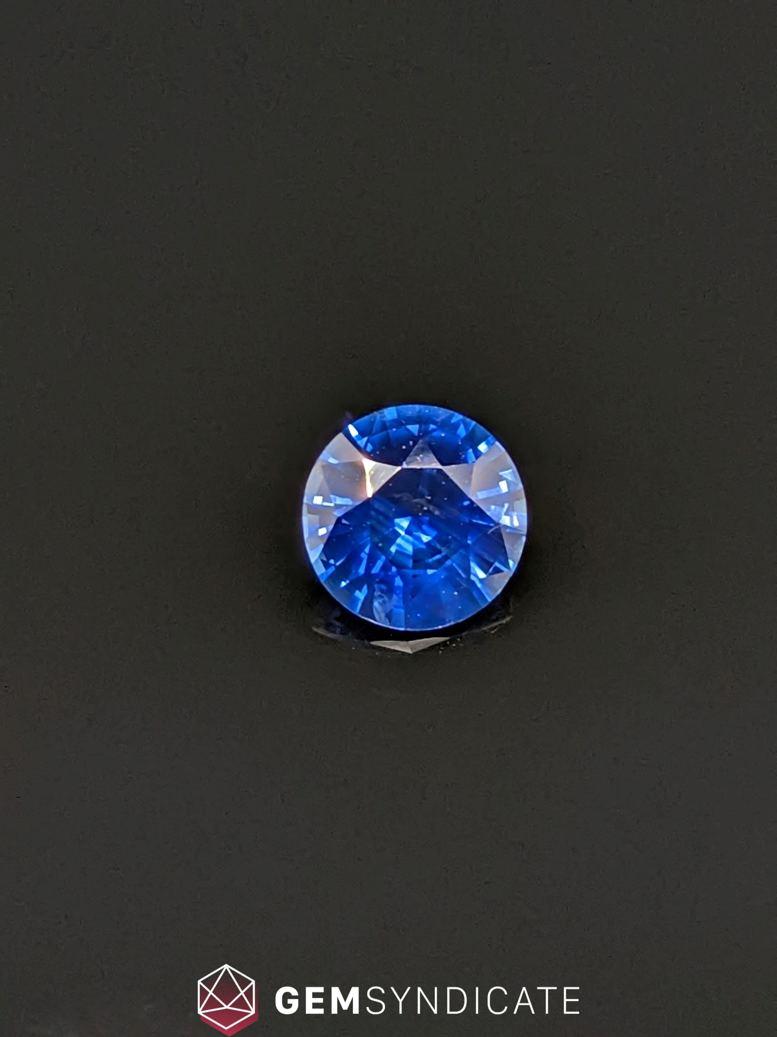 Glamorous Round Blue Sapphire 1.10ct
