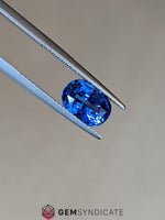 Load image into Gallery viewer, Captivating Oval Blue Sapphire 3.30ct
